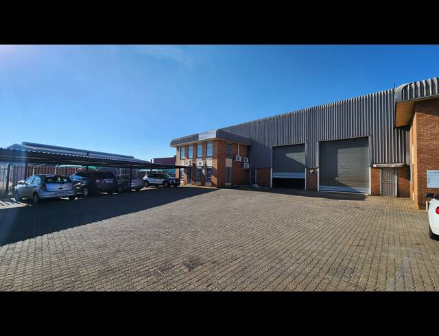 500M² WAREHOUSE TO LET IN SPARTAN